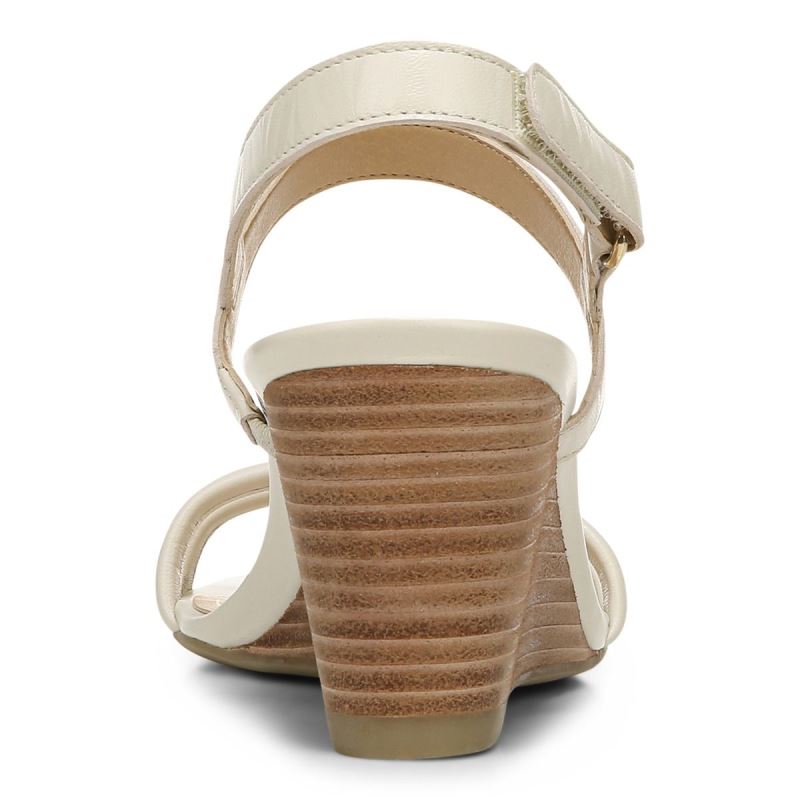 Vionic Emmy Wedge Sandal Creme | HZMq6QrT